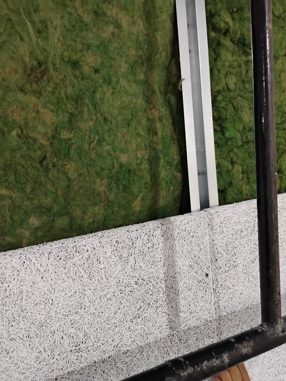 Revestimento acústico verde aplicado em galpão e igrejas para redução de eco e ruído